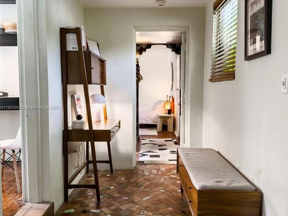 658 NE 73rd St, Miami FL 33138