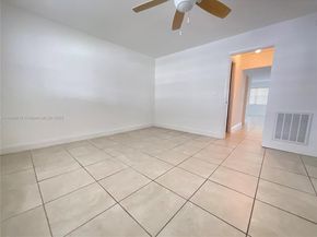 419 Golden Isles Dr 106, Hallandale Beach FL 33009