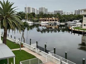 419 Golden Isles Dr 106, Hallandale Beach FL 33009