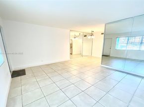 419 Golden Isles Dr 106, Hallandale Beach FL 33009