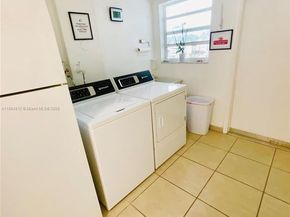 419 Golden Isles Dr 106, Hallandale Beach FL 33009