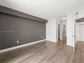 5077 NW 7th St PH15, Miami FL 33126