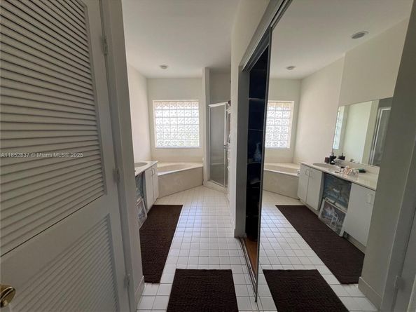 16312 Malibu Dr, Weston FL 33326