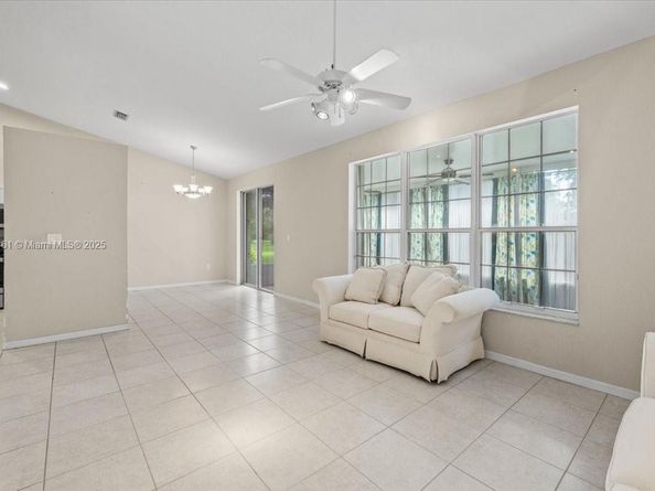 2420 E Aragon Blvd 3, Sunrise FL 33313