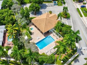2420 E Aragon Blvd 3, Sunrise FL 33313
