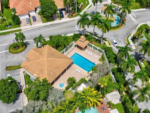 2420 E Aragon Blvd 3, Sunrise FL 33313