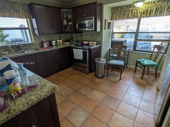 8914 SW 5th Ln, Miami FL 33174