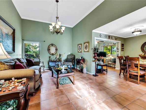 8914 SW 5th Ln, Miami FL 33174