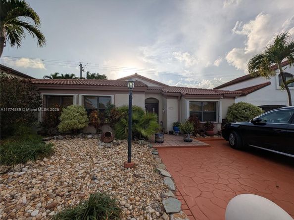 8914 SW 5th Ln, Miami FL 33174