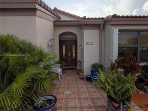 8914 SW 5th Ln, Miami FL 33174