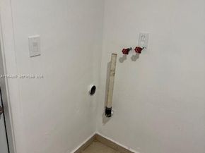 3921-3923 NW 164th St, Miami Gardens FL 33054