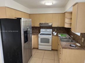 3921-3923 NW 164th St, Miami Gardens FL 33054