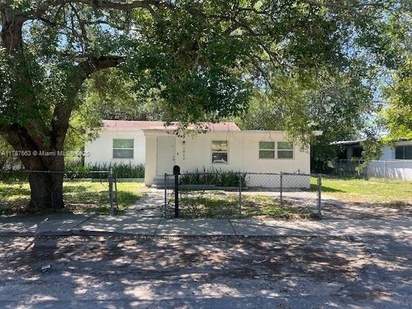 1864 NW 88th Ter, Miami FL 33147