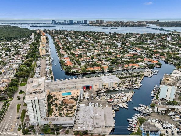 13499 Biscayne Blvd 811, North Miami FL 33181