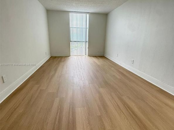 13499 Biscayne Blvd 811, North Miami FL 33181