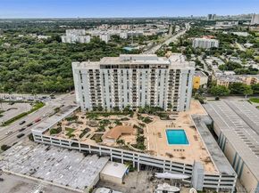13499 Biscayne Blvd 811, North Miami FL 33181