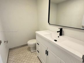 13499 Biscayne Blvd 811, North Miami FL 33181
