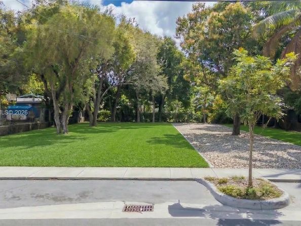 98 NE 70th St, Miami FL 33138