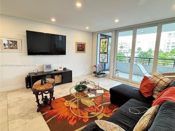 3589 S Ocean Blvd 306, South Palm Beach FL 33480
