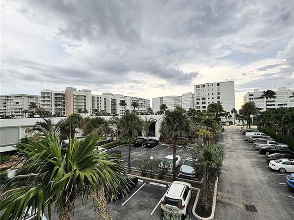 3589 S Ocean Blvd 306, South Palm Beach FL 33480