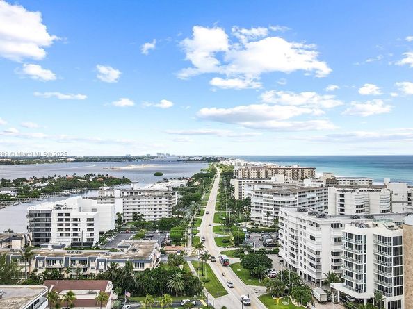 3589 S Ocean Blvd 306, South Palm Beach FL 33480