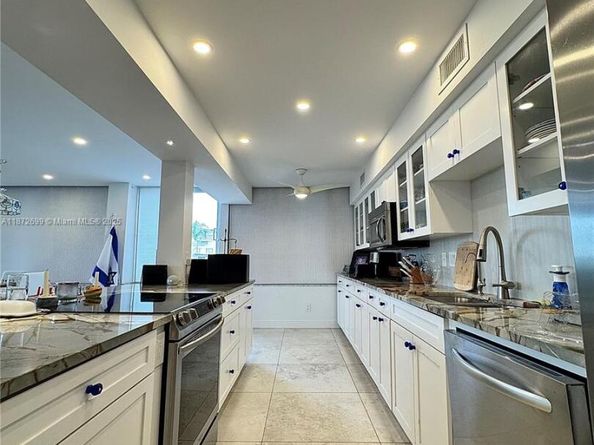 3589 S Ocean Blvd 306, South Palm Beach FL 33480