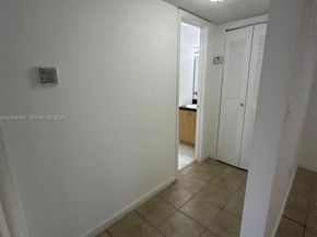 7220 NW 179th St 201, Hialeah FL 33015