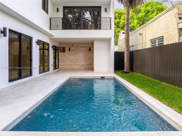 1513 SW 11th Ter, Miami FL 33135