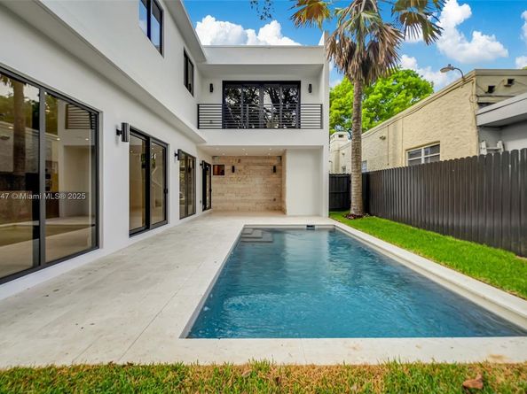 1513 SW 11th Ter, Miami FL 33135
