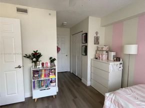 2009 SE 10th Ave 303, Fort Lauderdale FL 33316