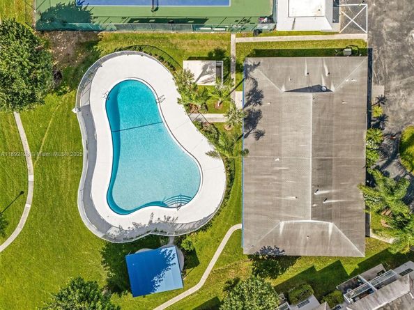 7330 SW 82nd St B218, Miami FL 33143
