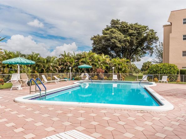 1005 Country Club Dr 307, Margate FL 33063