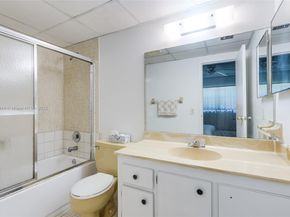 1005 Country Club Dr 307, Margate FL 33063