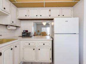 1005 Country Club Dr 307, Margate FL 33063