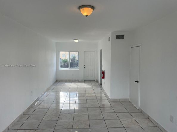 406 NW 84th Ter 406, Miami FL 33150