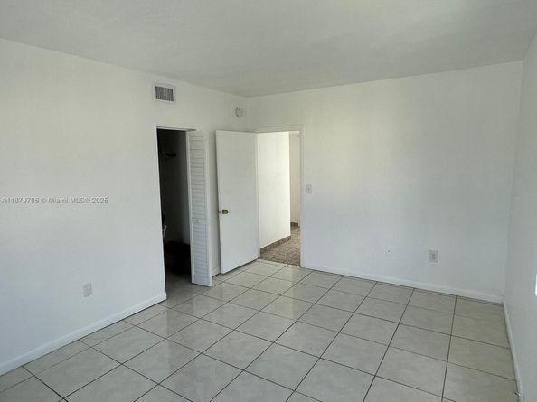 406 NW 84th Ter 406, Miami FL 33150