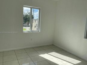 406 NW 84th Ter 406, Miami FL 33150