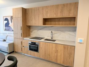 11 NE 6th 1905, Miami FL 33132