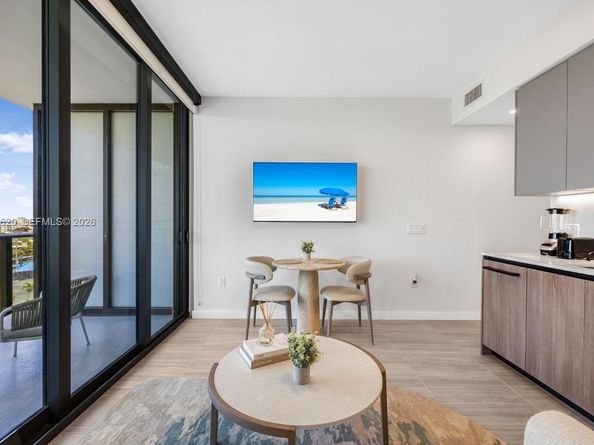580 72nd St 613, Miami Beach FL 33141