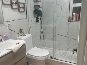 1461 E 9th Ct, Hialeah FL 33010