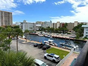 3860 NE 170th St 412, North Miami Beach FL 33160