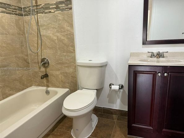 3860 NE 170th St 412, North Miami Beach FL 33160