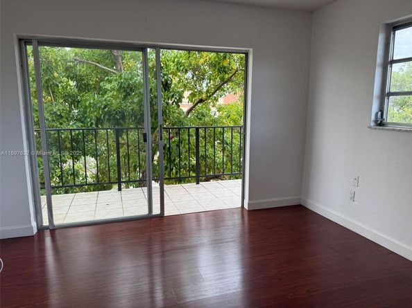 3860 NE 170th St 412, North Miami Beach FL 33160