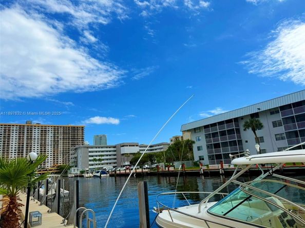 3860 NE 170th St 412, North Miami Beach FL 33160