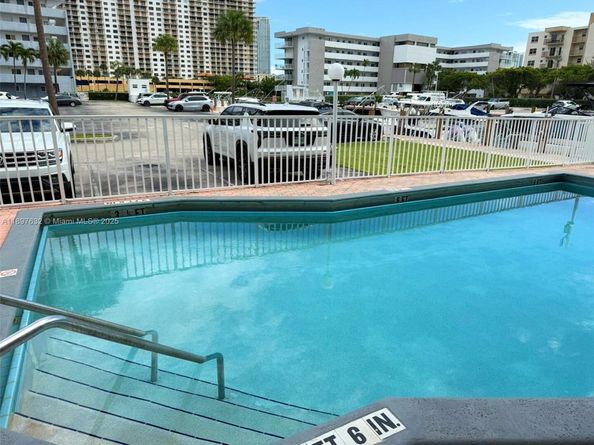 3860 NE 170th St 412, North Miami Beach FL 33160