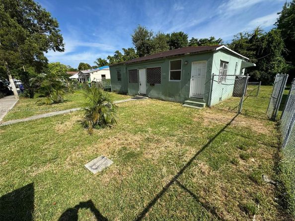 Undisclosed Address #A11845371, Miami FL 33127