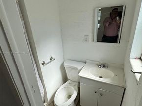 Undisclosed Address #A11845371, Miami FL 33127