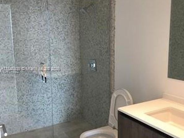 88 SW 7th St 2603, Miami FL 33130