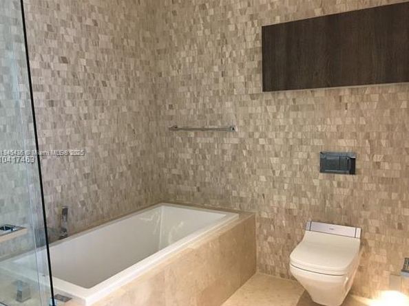 88 SW 7th St 2603, Miami FL 33130