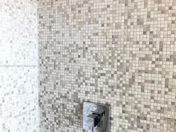 88 SW 7th St 2603, Miami FL 33130